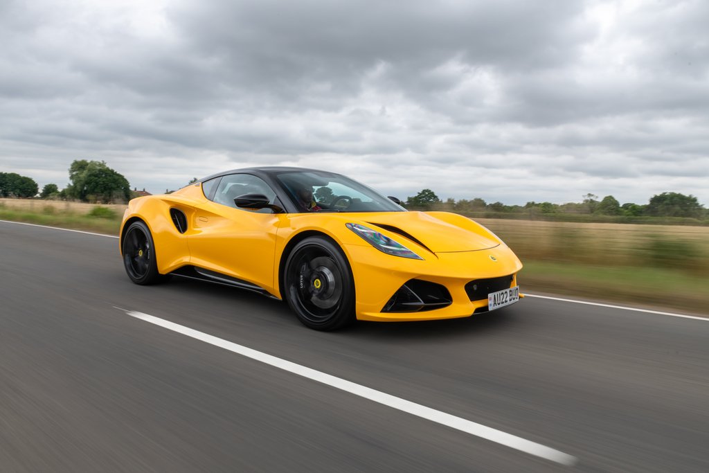 Lotus Emira V6 First Edition livrée jaune