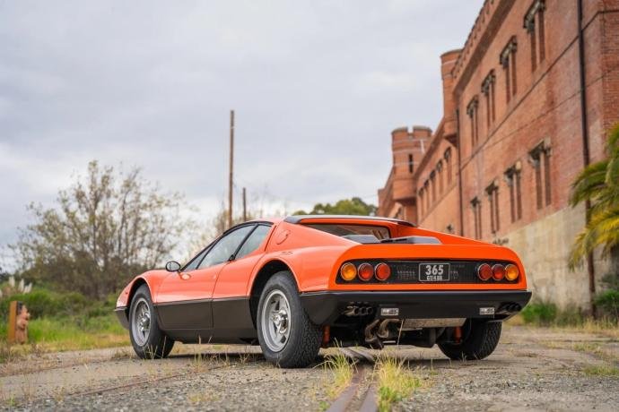 Ferrari 365 GT4 BB : le blason italien et l’originalité ont un prix, 322.000 euros !