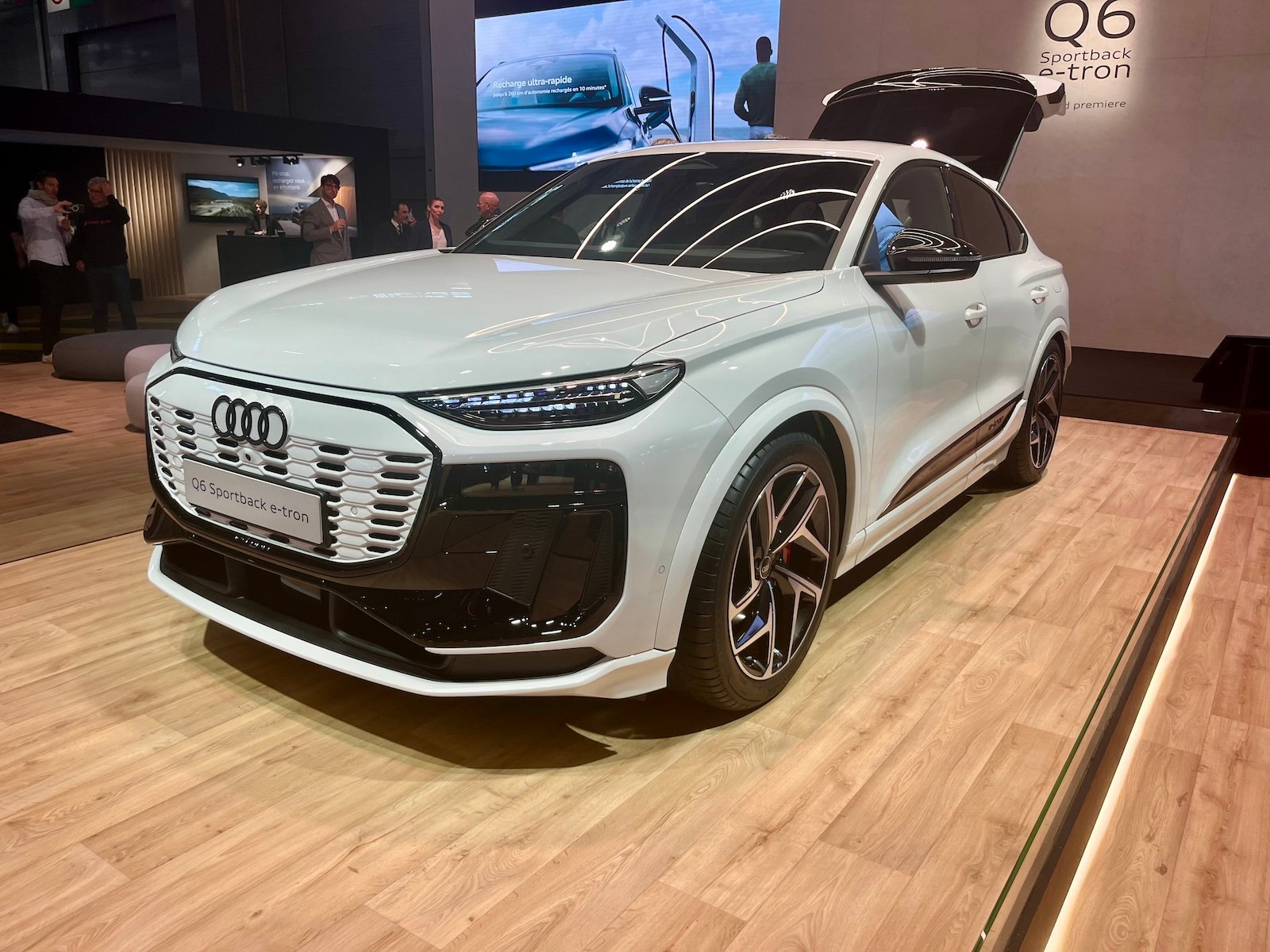 Audi Q6 Sportback e-tron 2025 : le coupé dévoilé !