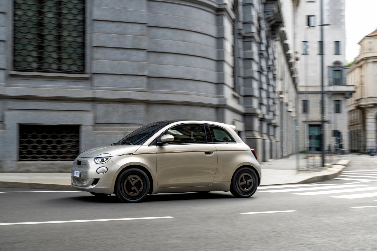 Fiat 500e Giorgio Armani : édition chic et coûteuse